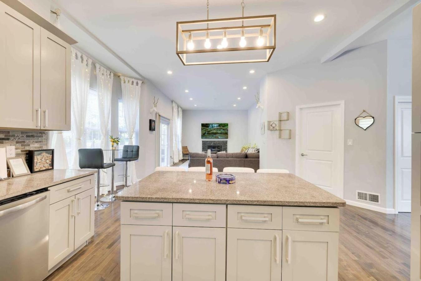 Spacious Luxury Poconos Getaway Holiday home *